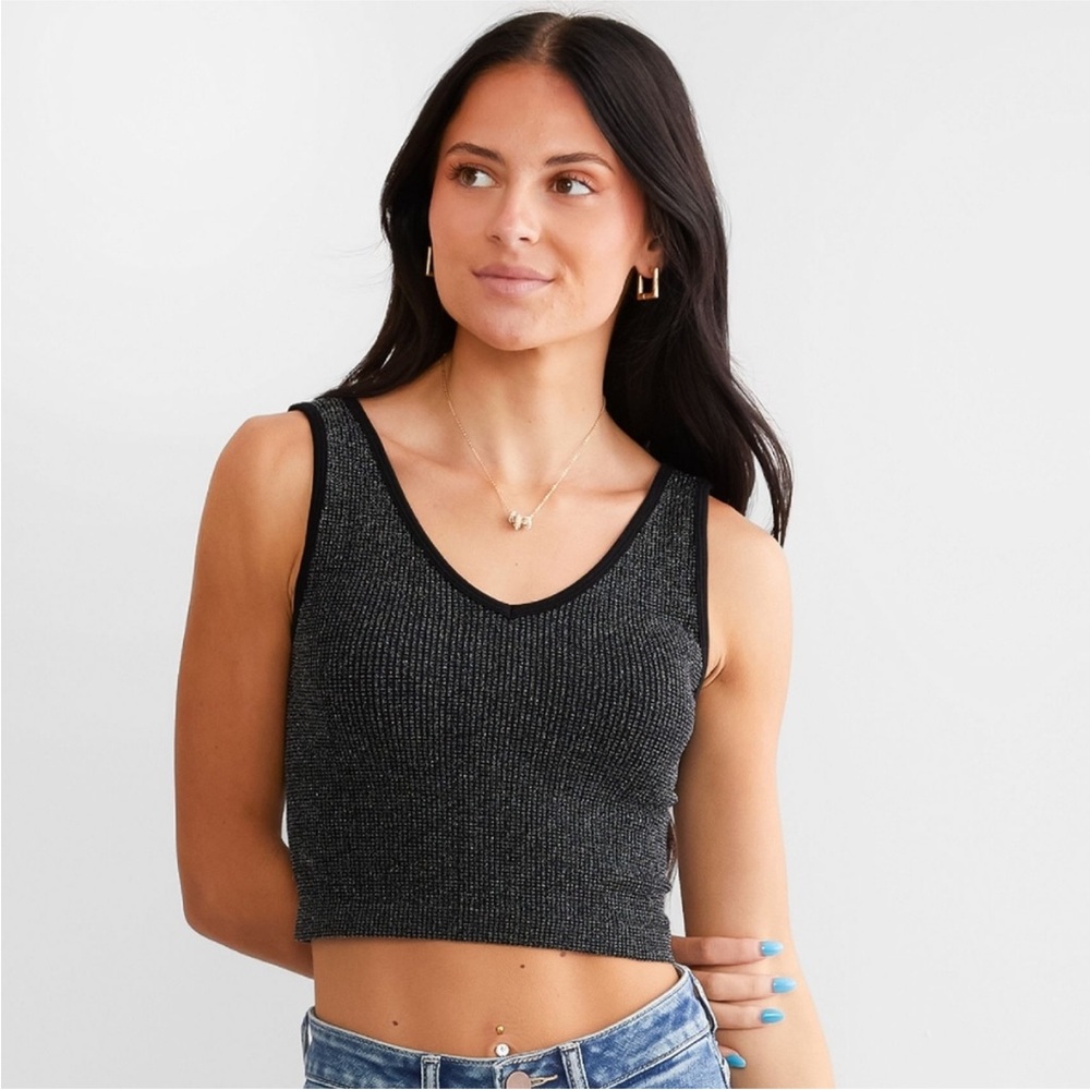 BKE Essentials Metallic and Black Ribbed Cropped Tank Size M/L